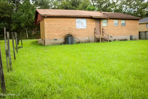 6125 Dora Ave, Moss Point, MS 39563 photo 10