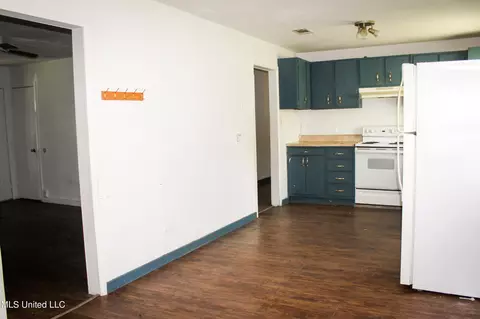 6125 Dora Ave, Moss Point, MS 39563 photo 5