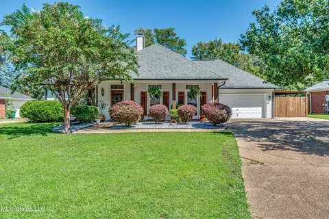106 Oak Grove Dr, Brandon, MS 39047