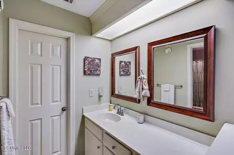Bath - 3907 Kimbell Rd, Terry, MS 39170 photo 1 of 5
