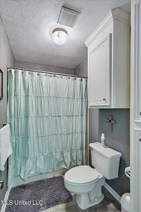 Bath - 3907 Kimbell Rd, Terry, MS 39170 photo 2 of 5