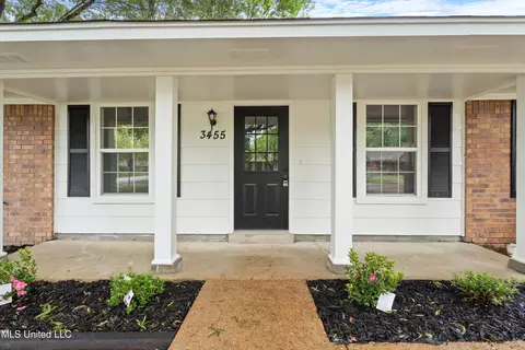 3455 Laurel Dr, Horn Lake, MS 38637