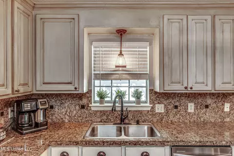 302 Camelia Trl, Brandon, MS 39047 photo 22