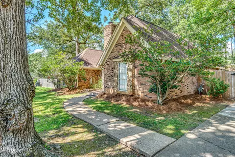 302 Camelia Trl, Brandon, MS 39047 photo 6