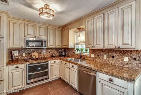 302 Camelia Trl, Brandon, MS 39047 photo 23