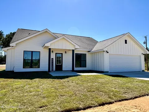 960 Savannah Millard Rd, Poplarville, MS 39470