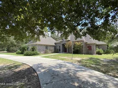 6050 Woods Rd, Picayune, MS 39466