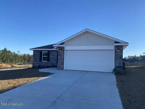 14760 Aurora Ln, Gulfport, MS 39503