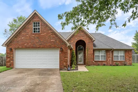 1446 Chime Cv, Hernando, MS 38632