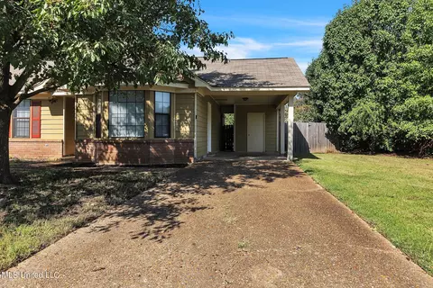 6671 Pleasant Acres Dr, Olive Branch, MS 38654
