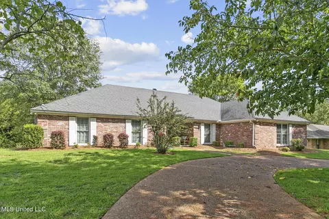 306 Arapaho Ln, Madison, MS 39110