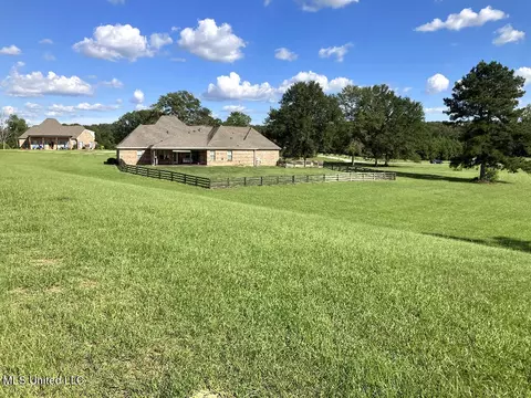 Exterior - 170 Winchester Dr, Flora, MS 39071 photo 13 of 16