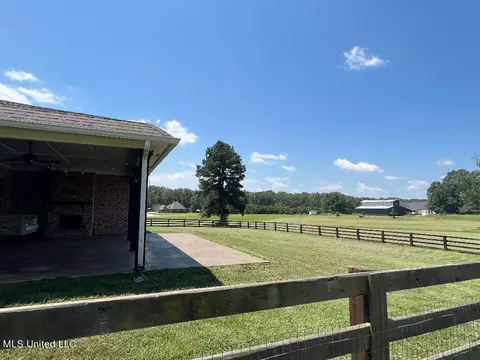 Exterior - 170 Winchester Dr, Flora, MS 39071 photo 10 of 16