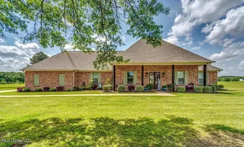 Exterior - 170 Winchester Dr, Flora, MS 39071 photo 2 of 16
