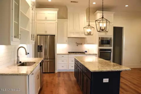 Kitchen - 170 Winchester Dr, Flora, MS 39071 photo 1 of 5
