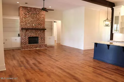 Living - 170 Winchester Dr, Flora, MS 39071 photo 2 of 3