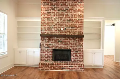 Living - 170 Winchester Dr, Flora, MS 39071 photo 3 of 3