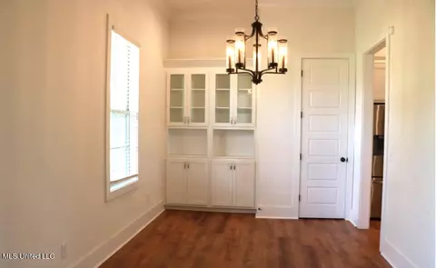 Dining - 170 Winchester Dr, Flora, MS 39071 photo 1 of 2