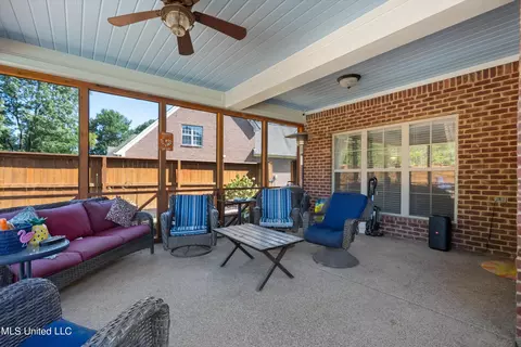 Exterior - 701 Shadow View Dr, Hernando, MS 38632 photo 4 of 9