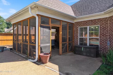 Exterior - 701 Shadow View Dr, Hernando, MS 38632 photo 5 of 9