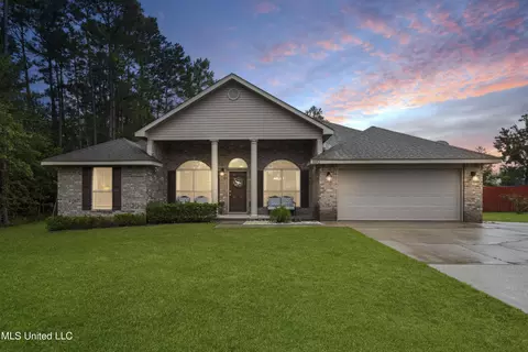 10252 Lake Forest Dr, Vancleave, MS 39565
