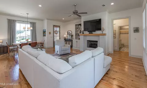 Living - 108 Bridgewater Loop, Madison, MS 39110 photo 4 of 5
