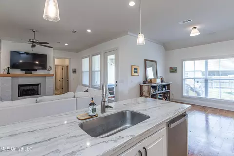 Kitchen - 108 Bridgewater Loop, Madison, MS 39110 photo 3 of 6