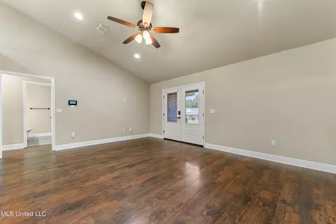 Living - 49 Summit View Dr, Perkinston, MS 39573 photo 2 of 5