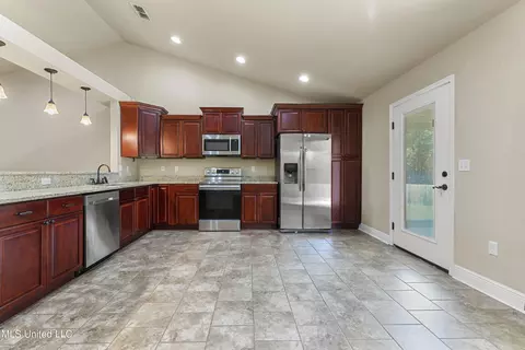 Kitchen - 49 Summit View Dr, Perkinston, MS 39573 photo 2 of 2