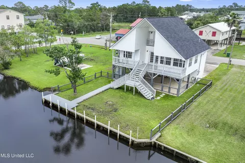 11113 Lagan St, Bay Saint Louis, MS 39520