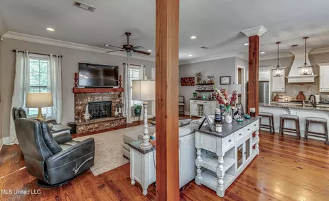 Living - 165 Fieldstone Ln, Madison, MS 39110 photo 3 of 3