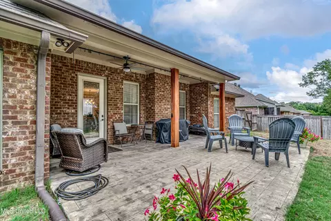 Exterior - 165 Fieldstone Ln, Madison, MS 39110 photo 5 of 7