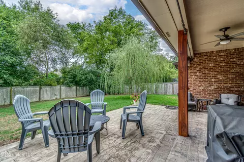 Exterior - 165 Fieldstone Ln, Madison, MS 39110 photo 6 of 7