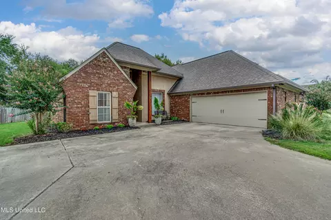 Exterior - 165 Fieldstone Ln, Madison, MS 39110 photo 2 of 7