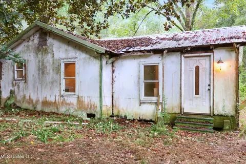 54 Ida Reyer Rd, Poplarville, MS 39470