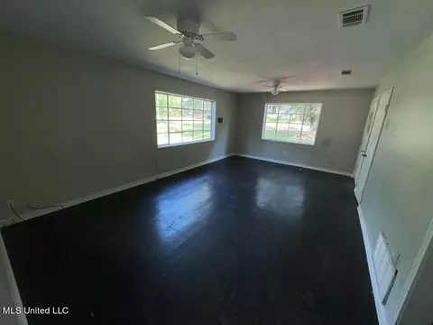 Living - 455 Cummins St, Jackson, MS 39204 photo 4 of 4