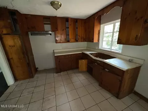 Kitchen - 455 Cummins St, Jackson, MS 39204 photo 1 of 1