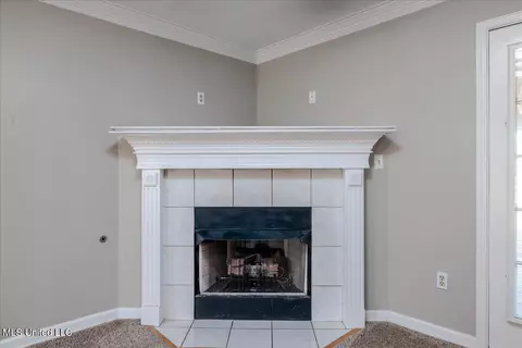 Living - 3386 Sundial Dr, Hernando, MS 38632 photo 4 of 4