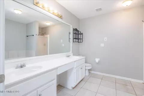 Bath - 3386 Sundial Dr, Hernando, MS 38632 photo 1 of 2