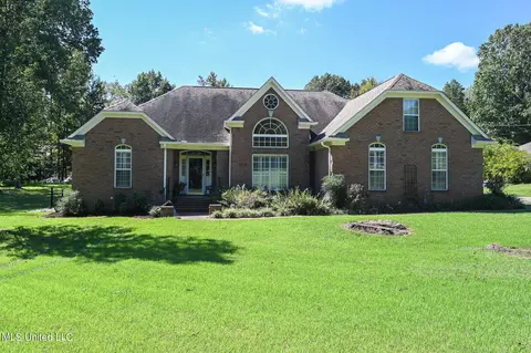 180 Melissa Ln, Holly Springs, MS 38635