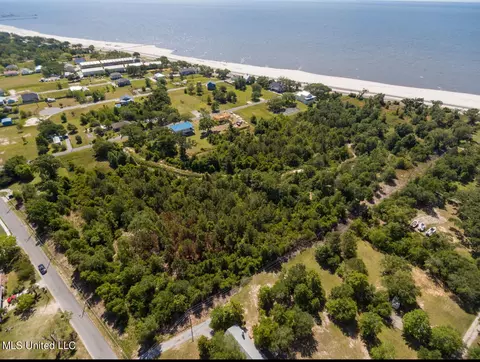616 W Beach Blvd, Long Beach, MS 39560 photo 5