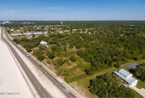 616 W Beach Blvd, Long Beach, MS 39560 photo 3