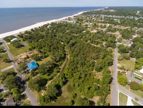 616 W Beach Blvd, Long Beach, MS 39560 photo 6