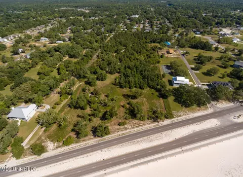 616 W Beach Blvd, Long Beach, MS 39560 photo 2