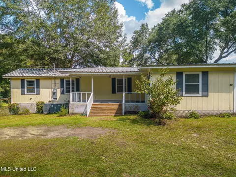 13148 Vidalia Rd, Pass Christian, MS 39571