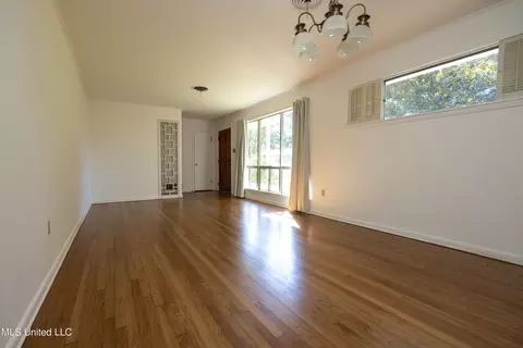 Living - 4636 Kelton Dr, Jackson, MS 39211 photo 5 of 5