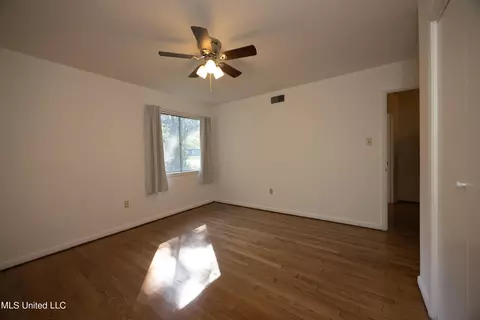 Bedroom - 4636 Kelton Dr, Jackson, MS 39211 photo 3 of 6