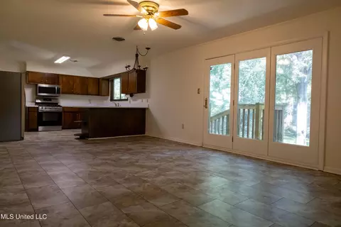 Living - 4636 Kelton Dr, Jackson, MS 39211 photo 1 of 5