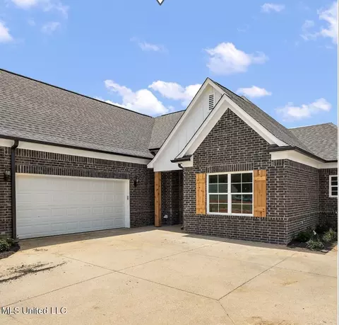 6288 Clover Ct, Walls, MS 38680 photo 2