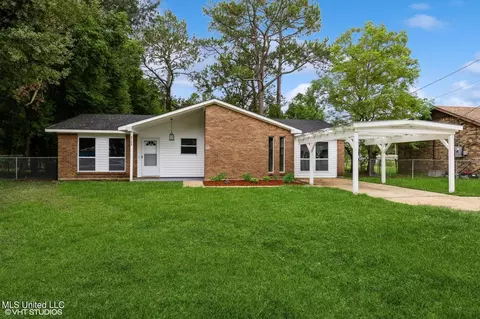 4106 Wisteria Dr, Moss Point, MS 39562